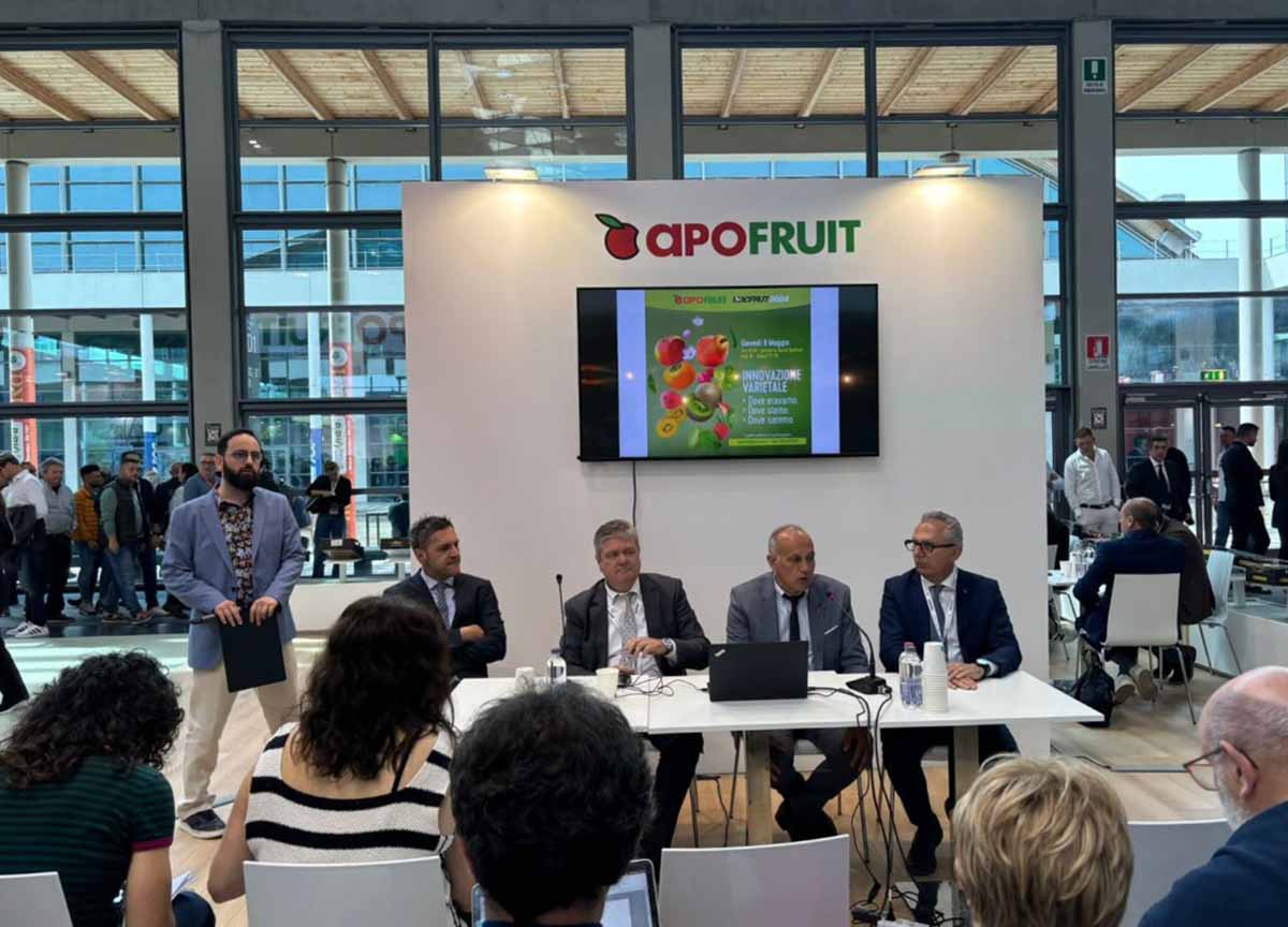 Apofruit Macfrut 2024