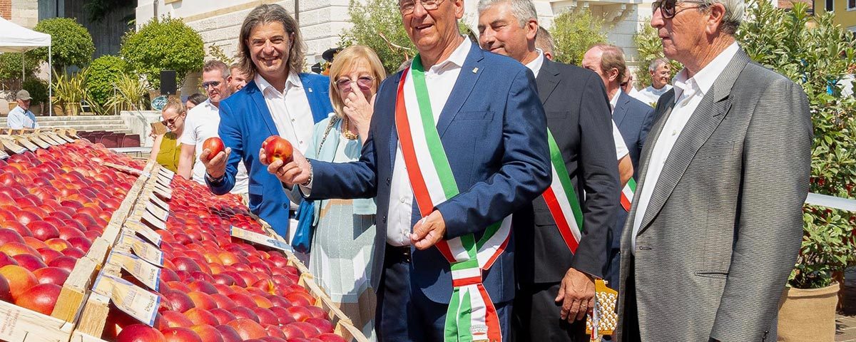 Mostra-delle-Pesche-Bussolengo-VR