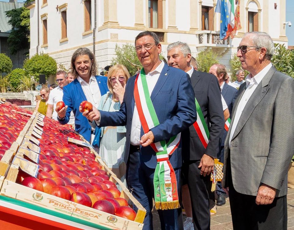 Mostra-delle-Pesche-Bussolengo-VR
